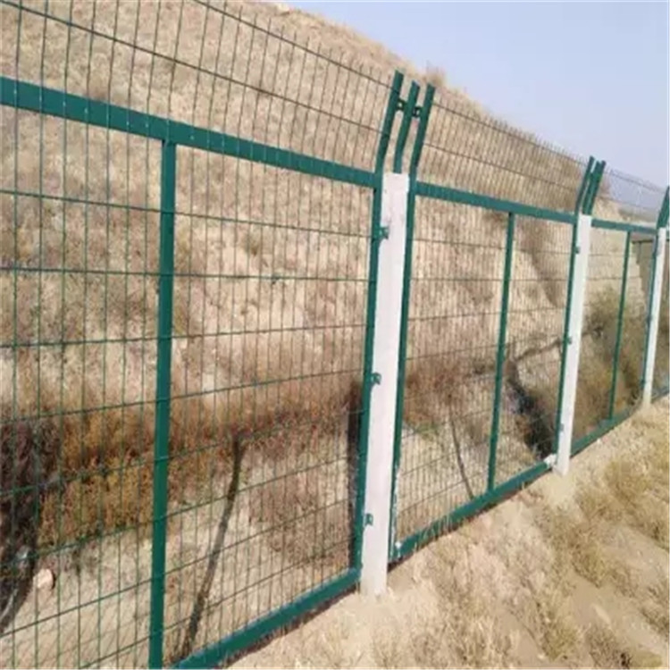 鐵路防護柵欄案例展示圖片3 鐵路防護柵欄案例展示圖片3