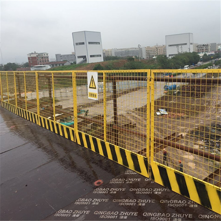 基坑防護欄桿安裝案例展示圖片3 基坑防護欄桿安裝案例展示圖片3