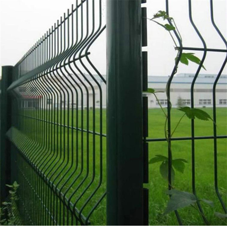 桃型柱折彎防護(hù)網(wǎng)案例展示圖片2 桃型柱折彎防護(hù)網(wǎng)案例展示圖片2