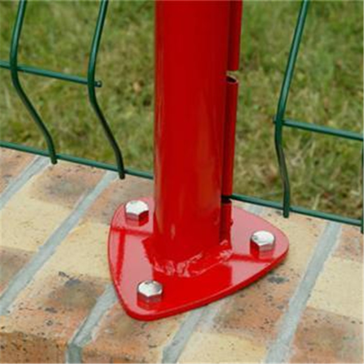 桃型柱折彎防護(hù)網(wǎng)案例展示圖片4 桃型柱折彎防護(hù)網(wǎng)案例展示圖片4