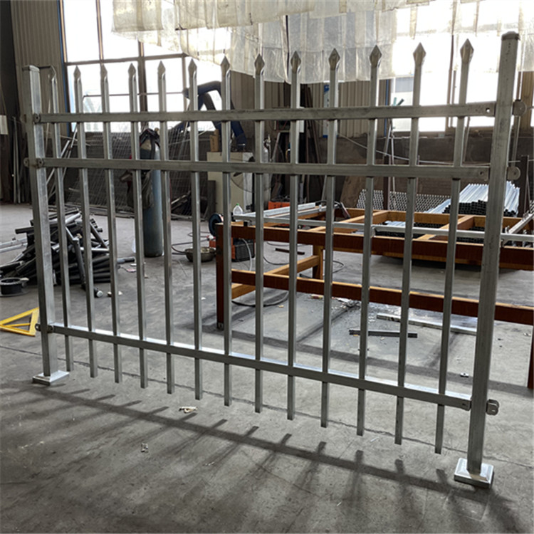 鋅鋼護(hù)欄案例展示圖片3 鋅鋼護(hù)欄案例展示圖片3